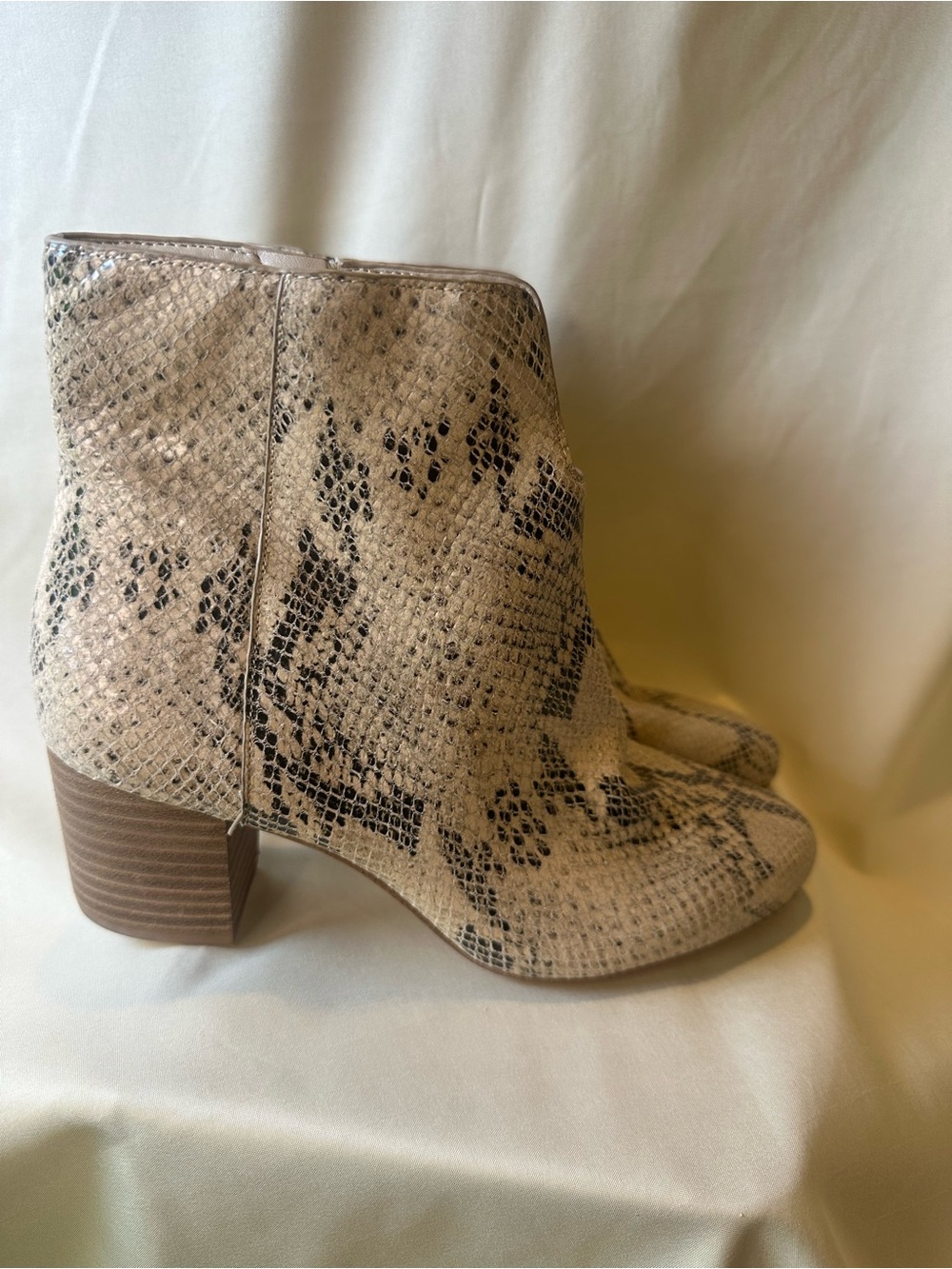 Women's Beige leather Snake-Print Ankle Boots block heel notched